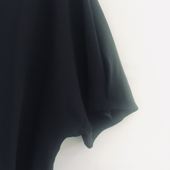 NWOT Silk Blouse Black Short Sleeve 8 M - Picture 3 of 6